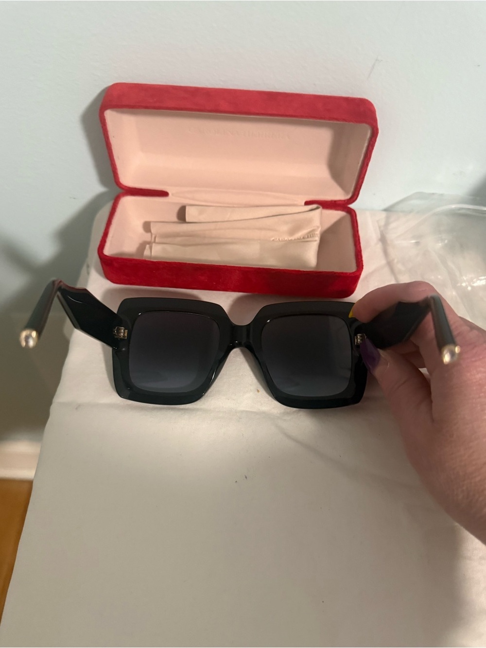 Carolina Herrera Black oversized Crystal-Trim Square Sunglasses! Like New! - Picture 6 of 9